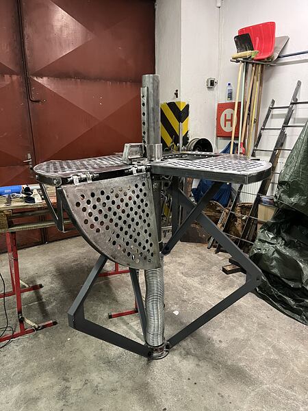 Dvířka kotouče v nouzové otevírací poloze.